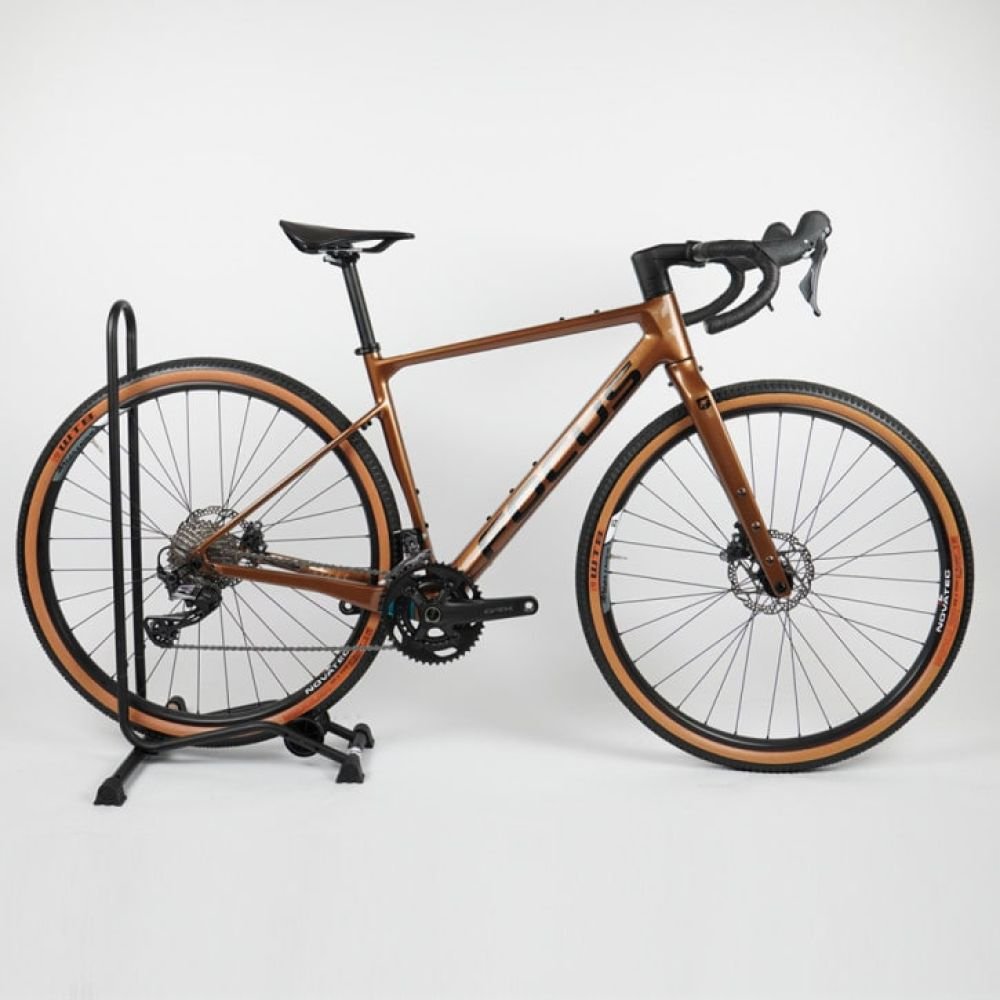 Focus Atlas 8.7 Carbon goldbrown 2023 RH-S Ausstellungsrad