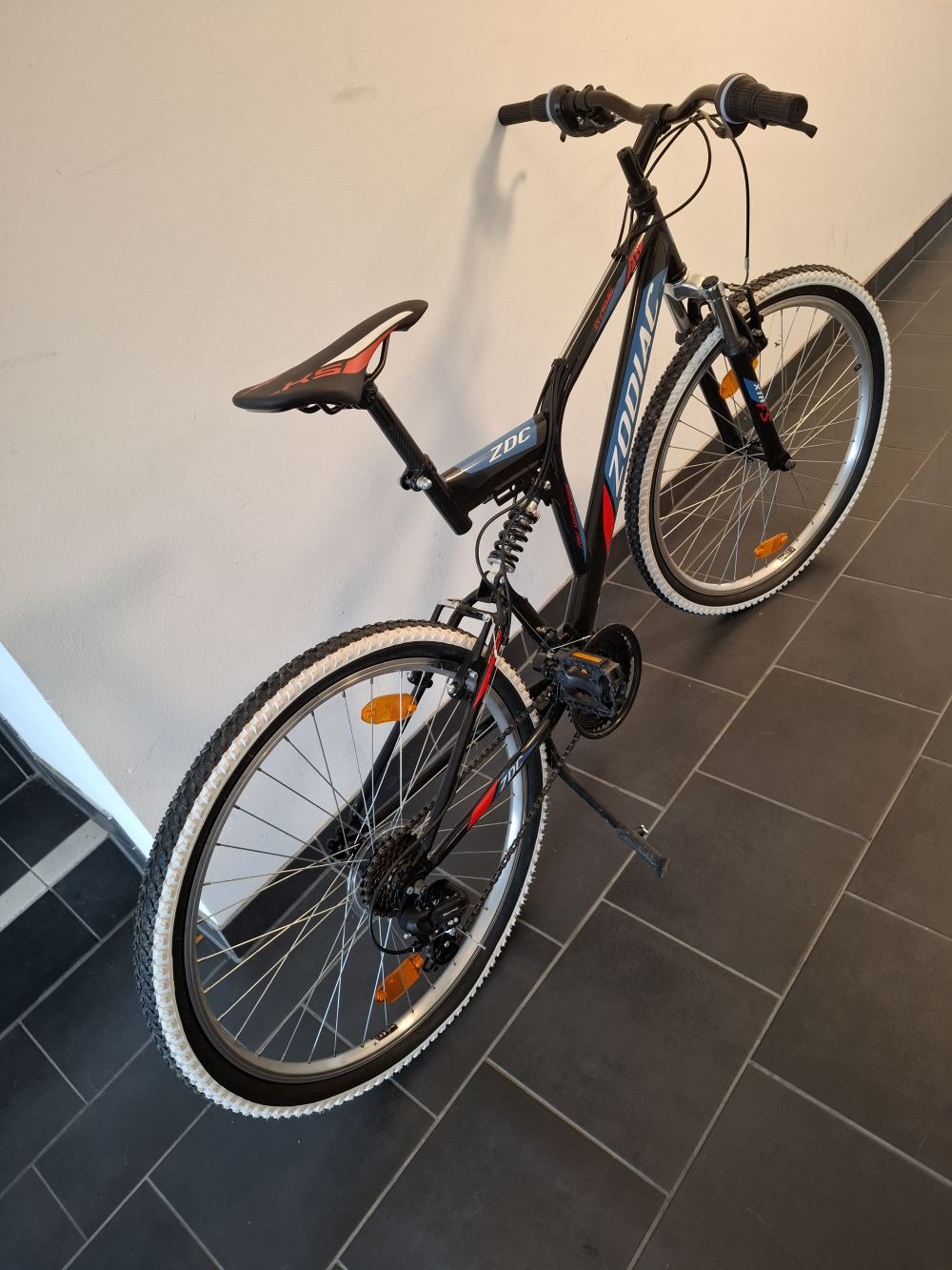 mountenbike 3 jahre nie verwendet aus krankheitsgründen zu verkaufen 