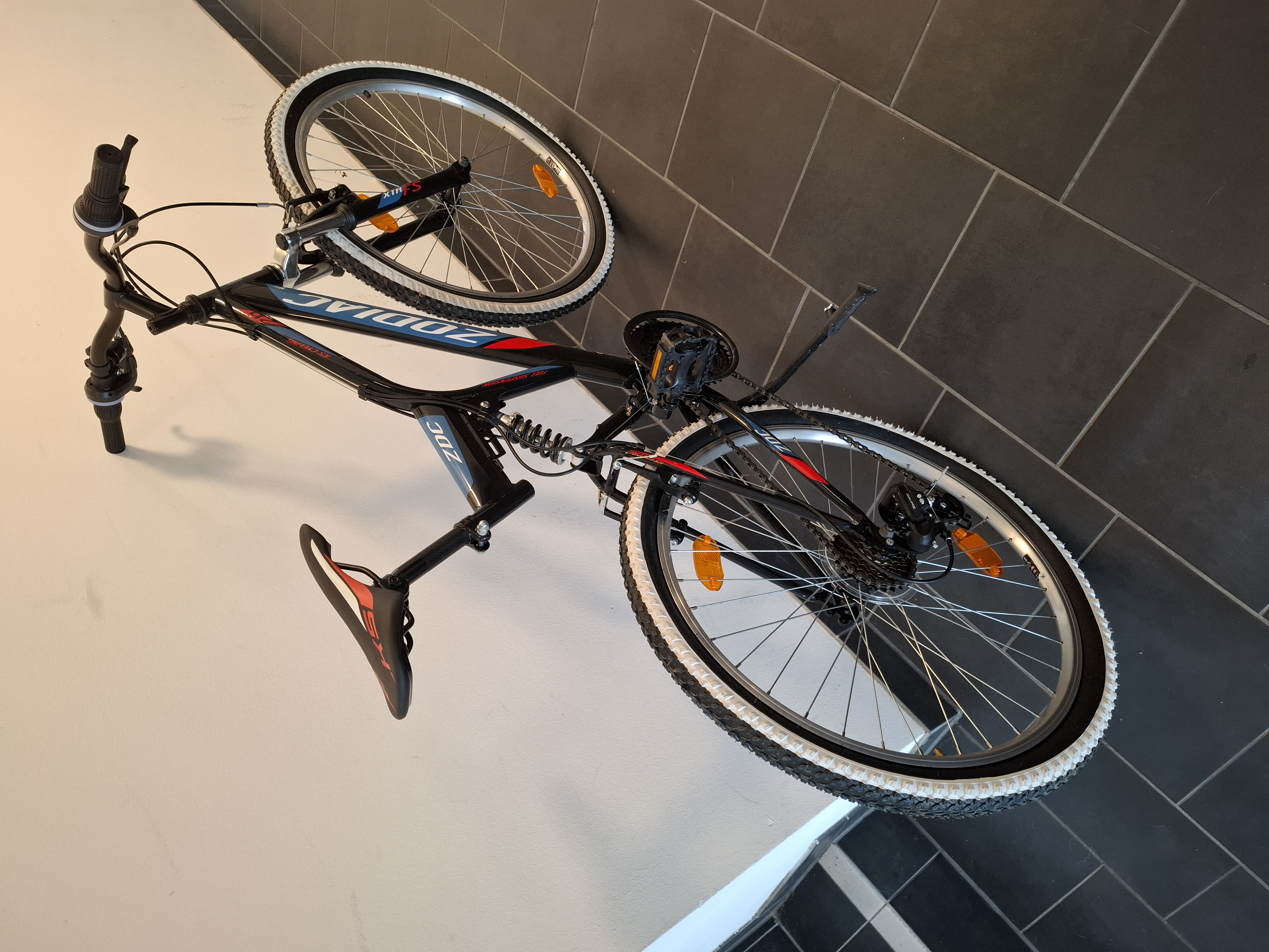mountenbike 3 jahre nie verwendet aus krankheitsgründen zu verkaufen