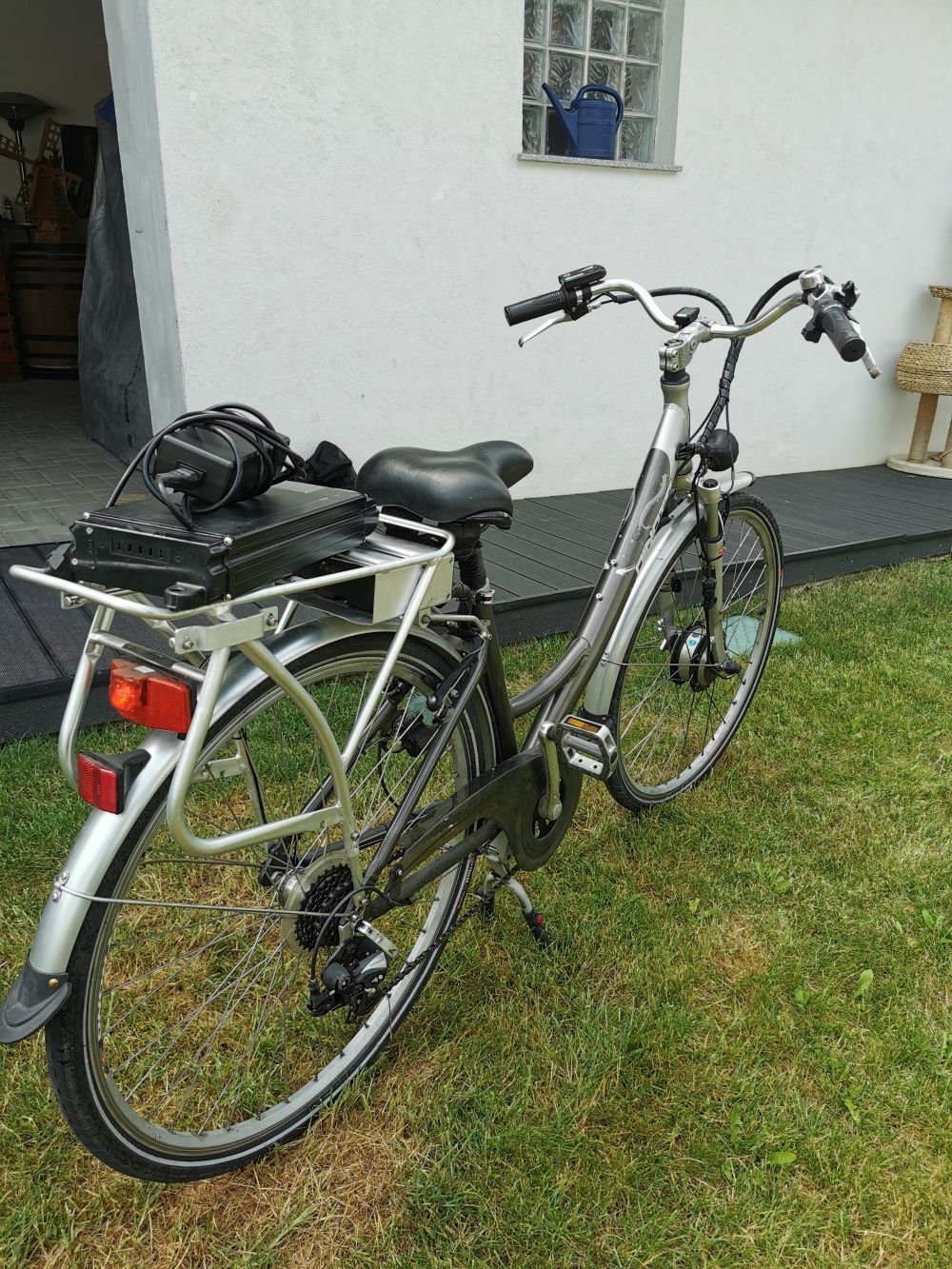 Elektrofahrrad mit Gasgriff 28 Zoll