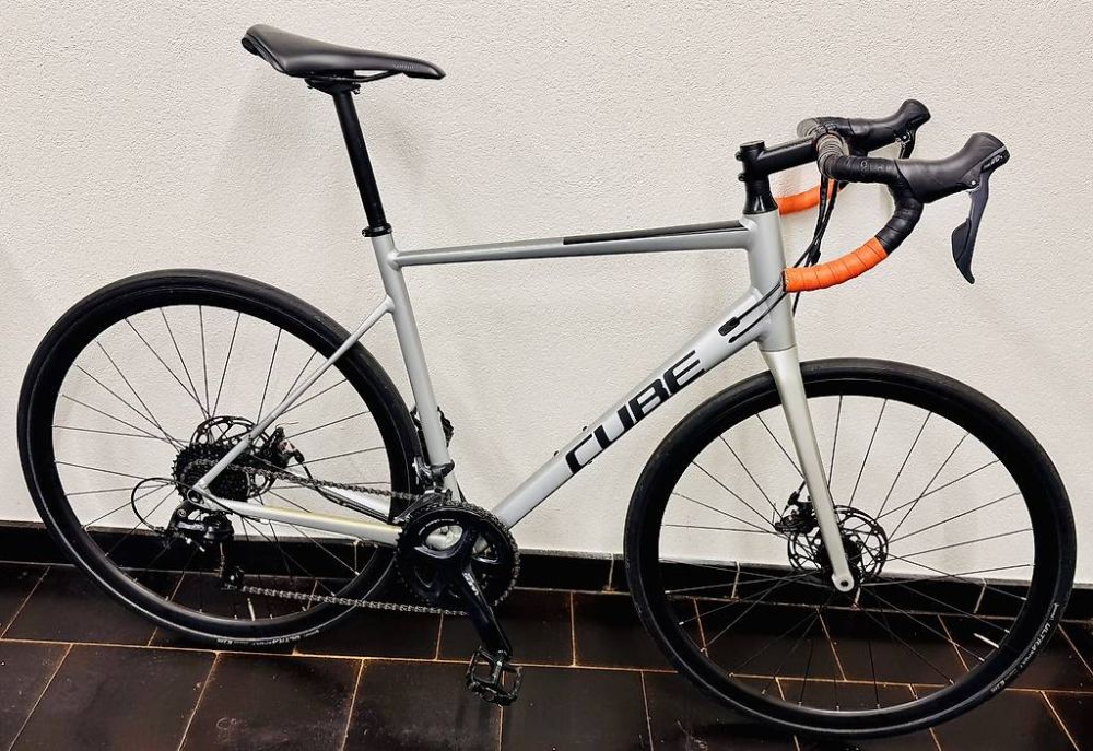 Neues Cube Rennvelo Gr. 58