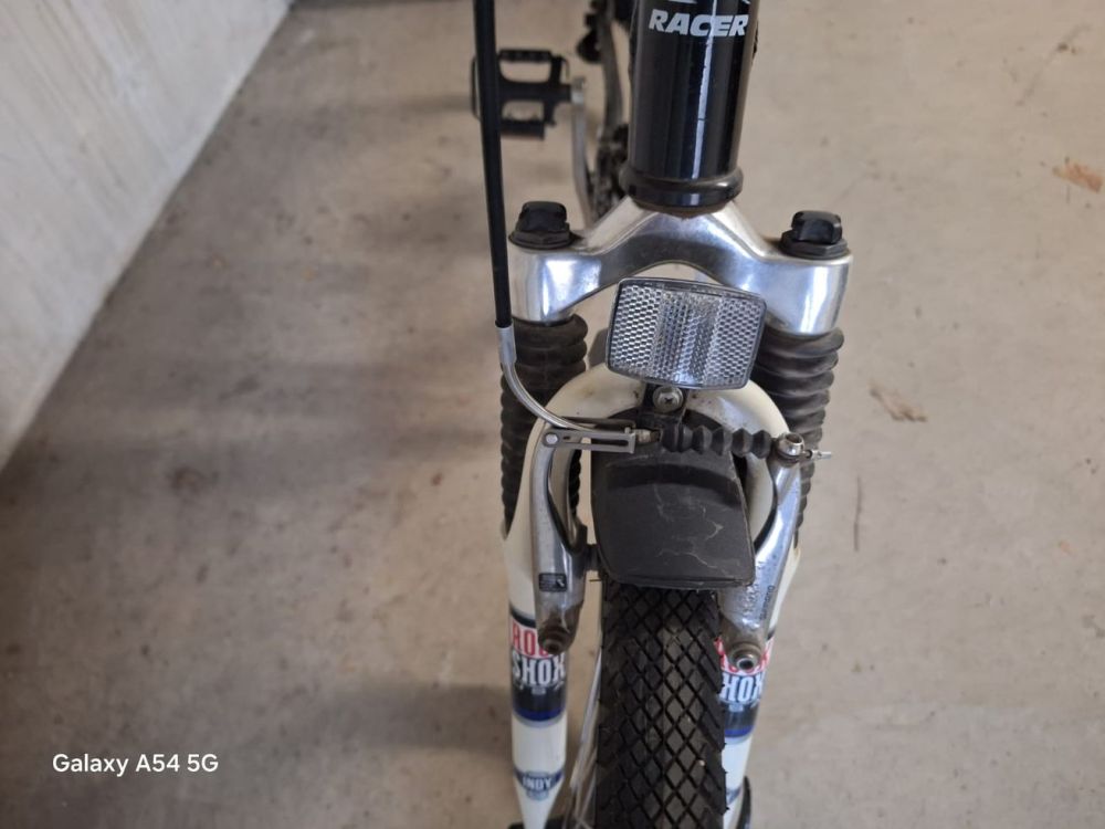 Schwarzes Bike, Marke Racer