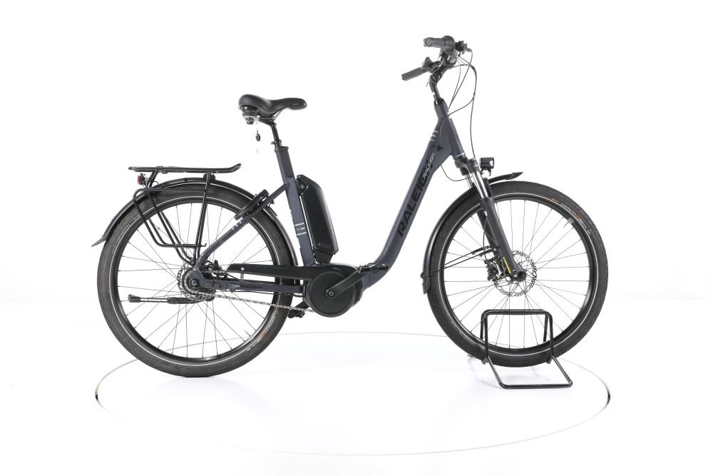 Raleigh Kingston 8 City E-Bike Tiefeinsteiger