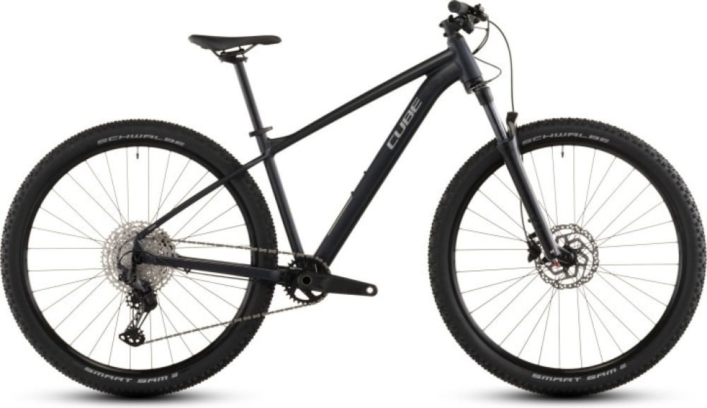 Cube Attention Pro night´n´black 2026 - RH-M