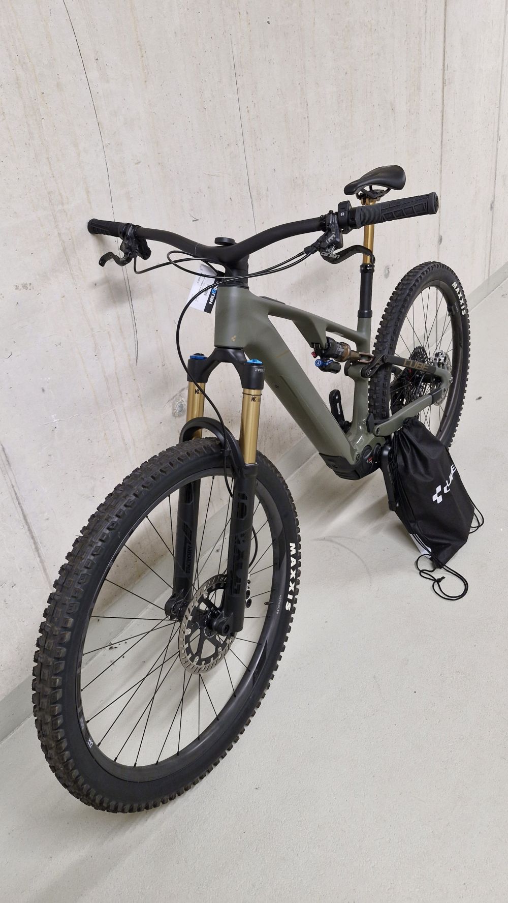 Verkaufe Cube AMS Hybrid ONE44 C:68X SUPER TM 400X 29 dustyolive'n'gold Größe: M