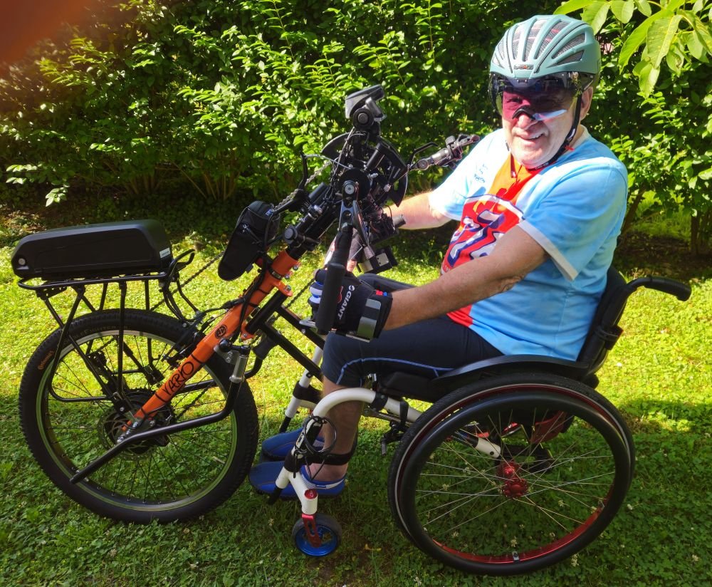 Rollstuhlfahrer E-HANDBIKE \ VARIO\ NEU 