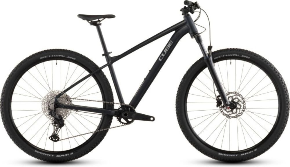 Cube Attention Pro night´n´black 2026 - RH-M