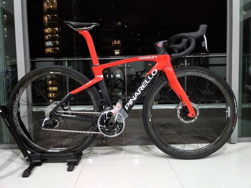 Pinarello Dogma F Red Eruption SRAM Red etap AXS