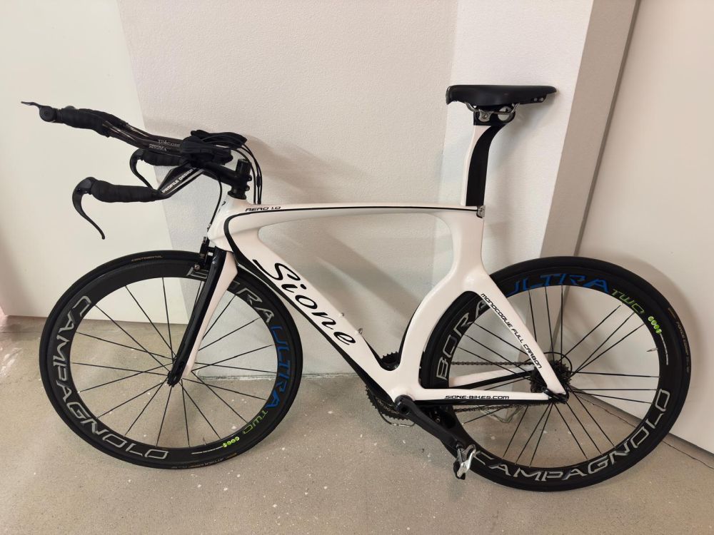 Sione Carbon Rennrad mit Campagnolo Carbonfelgen