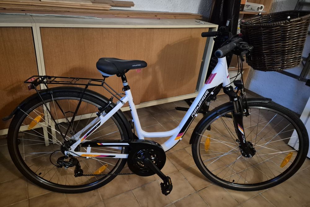 "neuwertiges" Damen City-Bike Genesis Touring 2.1 abzugeben