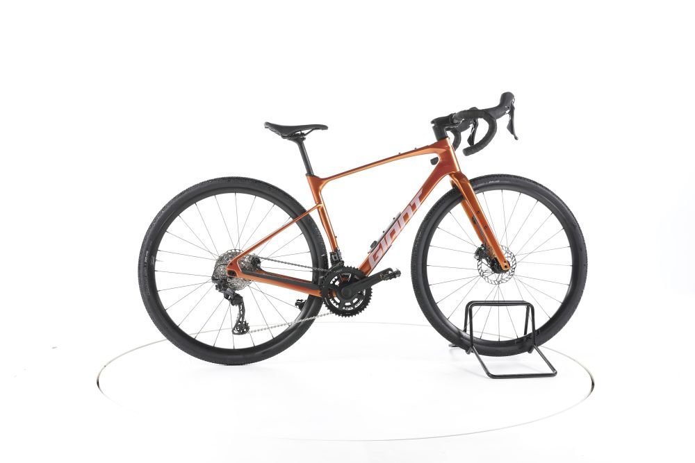 Giant Revolt Advanced 2 Carbon 2025