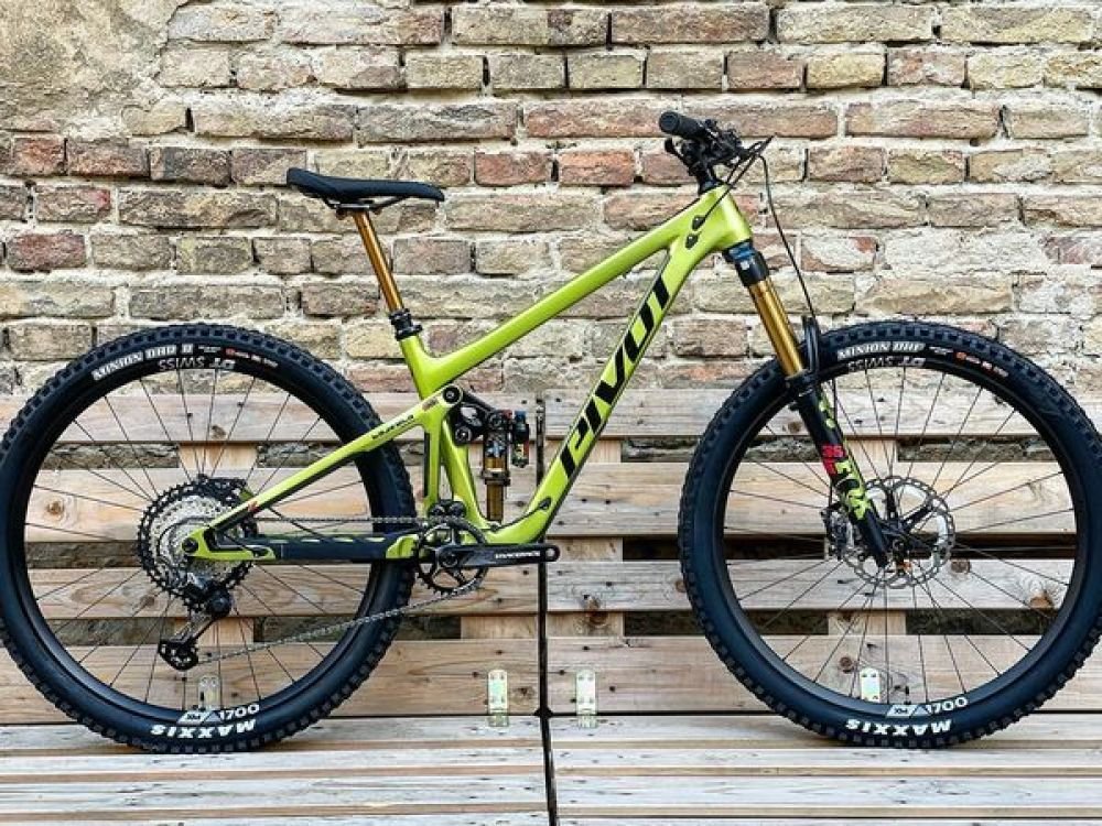 2022 PIVOT SWITCHBLADE PRO XT XTR