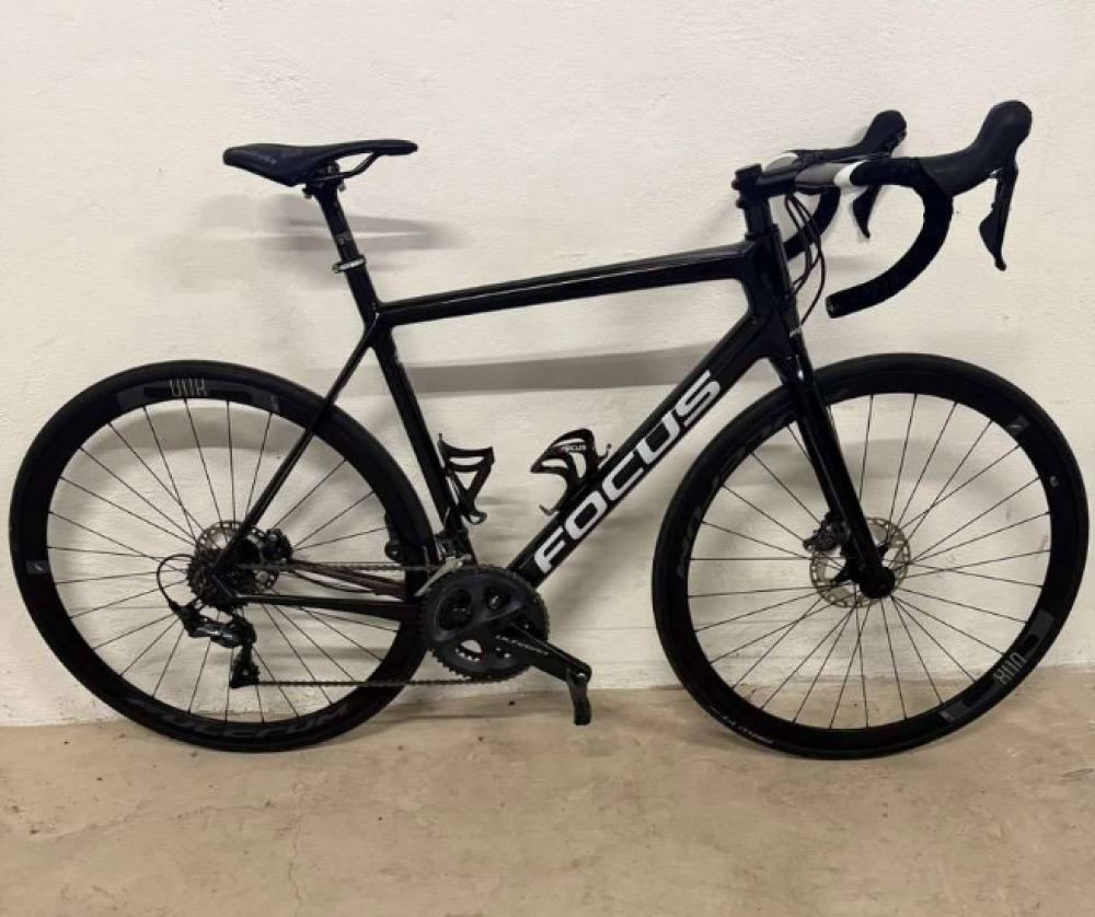 Focus IZALCO RACE DISC 9.7 Black/White