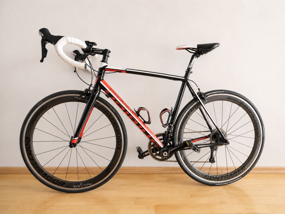 Haibike Rennrad 28" | Shimano 105 | Carbon Gabel | Bontrager Aura 5 Carbon Laufräder | RH 56