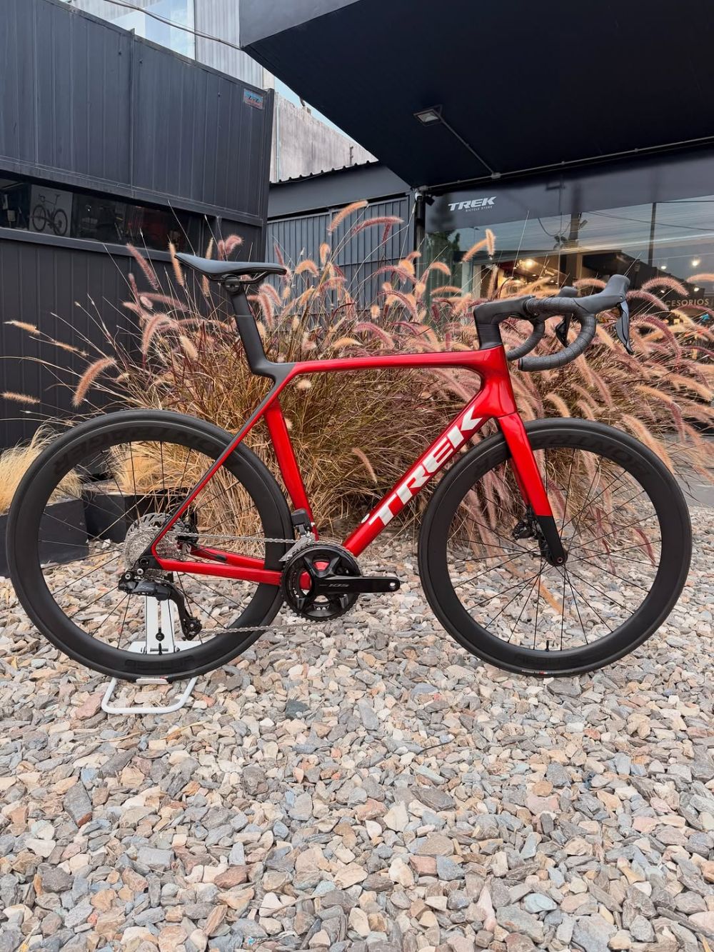 2025 Trek  Madone SL 6 Gen 8