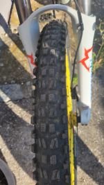 Produktbild 9 von YT Tues 2.0 LTD - Top Downhillbike + Zubehörpaket