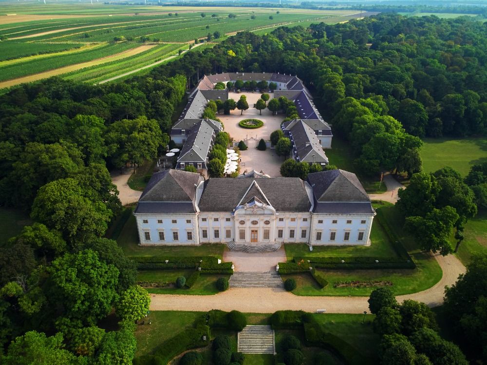Schloss-Halbturn-11-©Burgenland Tourismus_stillsandemotions