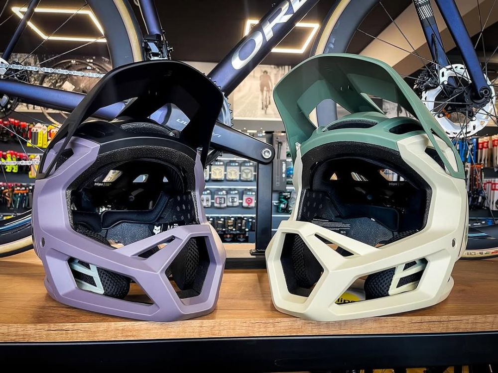 Fox Proframe Clyzo MIPS Helmet