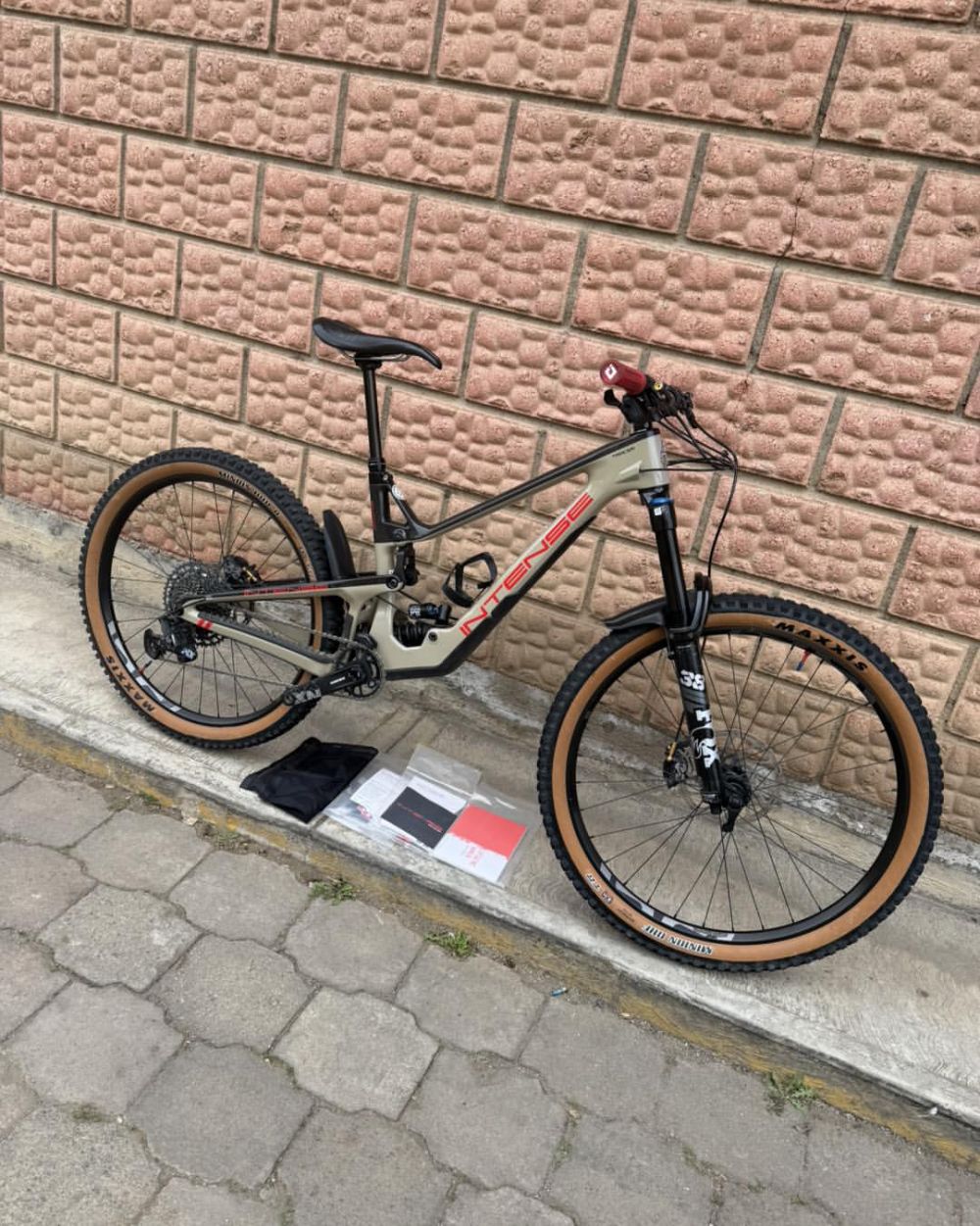 2024 Intense tracer 279 pro  